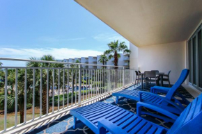 Gorgeous Overlooks The Courtyard in Classic Coastal Style Waterscape C400